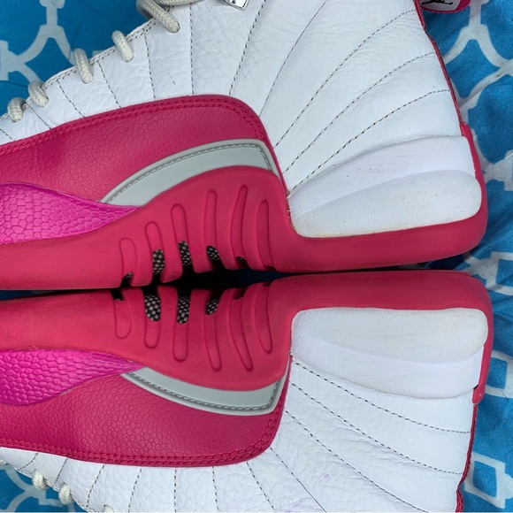 Nike Women’s size 7 Air Jordan 12 vivid pink retro og GG ladies sneakers wmns - Picture 8 of 11